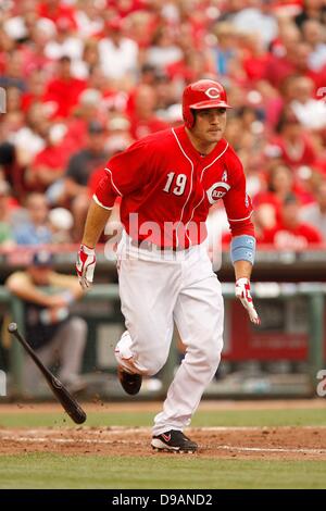Cincinnati, OH, Stati Uniti d'America. 16 Giugno, 2013. Giugno 16, 2013 a Cincinnati, OH.Cincinnati Reds primo baseman Joey Votto in azione contro il Milwaukee Brewers durante i rossi 5-1 la vittoria a giugno 16, 2013 a Great American Ballpark a Cincinnati, OH.Daniel Gluskoter/CSM Credito: csm/Alamy Live News Foto Stock