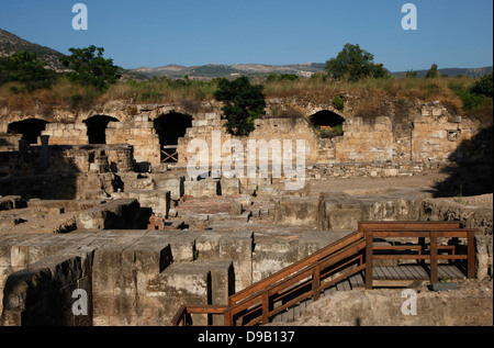 Rovine del palazzo di Agrippa II a partire dal primo secolo D.C. in Banias un antico sito che si è sviluppato attorno ad una molla una volta associato con il dio greco Pan. Situato ai piedi del monte Hermon, a nord delle alture del Golan. Israele Foto Stock