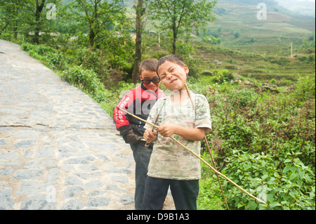 La sapa, il Vietnam del Nord - i ragazzi di strada Foto Stock