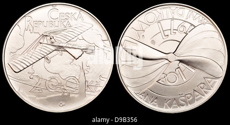 200Kc argento moneta commemorativa dalla Repubblica ceca. Centenario del volo da Pardubice a Praga da Jan Kašpar Foto Stock