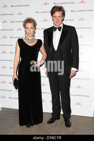 Gillian Anderson e William Banks-Blaney BAFTA cena tenutasi a St Pancras Renaissance Hotel - Gli arrivi di Londra - Inghilterra - 10.02.12 Foto Stock