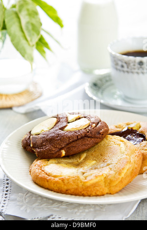 Biscotti morbidi con cioccolato ,il cioccolato bianco e zenzero essiccato Foto Stock