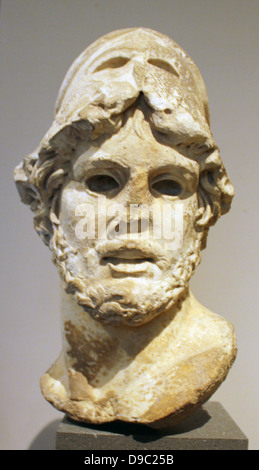 Testa di marmo di un greco generale. Roman, periodo imperiale, 1a-2a secolo D.C. Copia di un greco statua in bronzo della metà-4secolo A.C. Questo potente ritratto di un uomo d'azione appartiene a un tipo popolare in epoca romana. Foto Stock