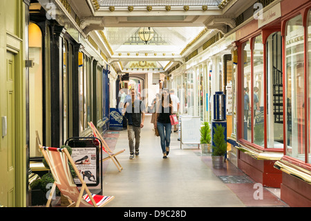 Il corridoio porticato a Bath, Inghilterra, Regno Unito Foto Stock