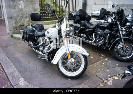 Rouen, Francia. Il 15 giugno 2013. Harley-Davidson bici su un anniversario weekend escursione a Rouen Armada. Foto Stock