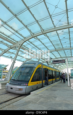 La stazione della metropolitana aeroporto internazionale di Porto Portogallo Foto Stock