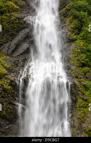 Coda di cavallo cade, Keystone Canyon, Richardson autostrada, 15 miglia a est di Valdez, Alaska, STATI UNITI D'AMERICA Foto Stock