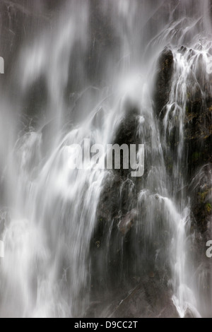 Coda di cavallo cade, Keystone Canyon, Richardson autostrada, 15 miglia a est di Valdez, Alaska, STATI UNITI D'AMERICA Foto Stock