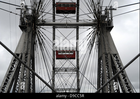 Famosa ruota panoramica nel parco del Prater di Vienna, Austria Foto Stock