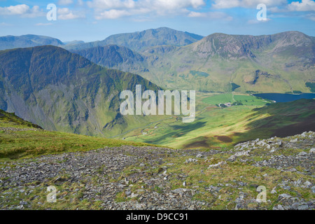 Fleetwith Pike, Haystacks, alta rupe alta e Stile dal di sotto del vertice di Dale Head in Buttermere, Lake District. Foto Stock