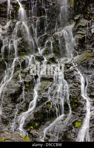 Coda di cavallo cade, Keystone Canyon, Richardson autostrada, 15 miglia a est di Valdez, Alaska, STATI UNITI D'AMERICA Foto Stock