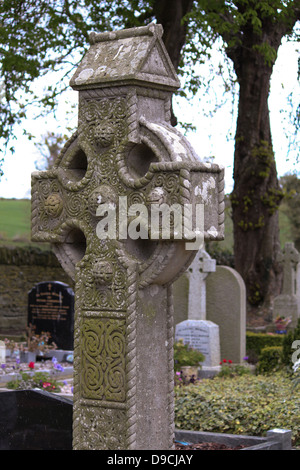 Nella foto è una croce celtica in Monasterboice, Drogheda, Co. Louth, Irlanda. Foto Stock