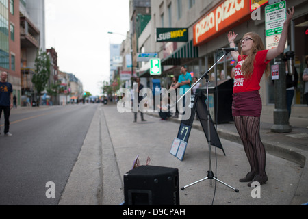 Nuit Blanche o Notte Bianca, è un arte e cultura festival che si tiene a Londra Ontario's downtown core dotato di eventi interattivi Foto Stock