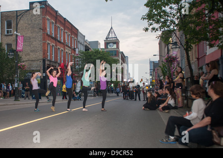 Nuit Blanche o Notte Bianca, è un arte e cultura festival che si tiene a Londra Ontario's downtown core dotato di eventi interattivi Foto Stock