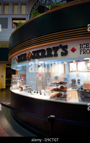 Un gelato Ben & Jerry stand in Old Post Office Pavilion, Washington DC Foto Stock