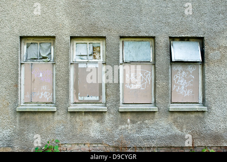 Facciata con imbarcati su windows Foto Stock