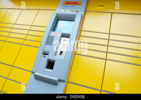 Stazione di pacchetto di DHL Foto Stock