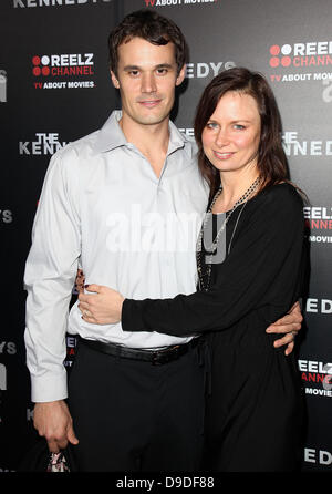 Matthew Rolph e Mary Lynn Rajskub Premiere mondiale di "Kennedys" presso la Academy of Motion Pictures Arts and Sciences Samuel Goldwyn Theater di Beverly Hills, la California - 28.03.11 Foto Stock