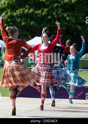 Ballerini a Aberdeen Highland Games, 16 giugno 2013 Foto Stock