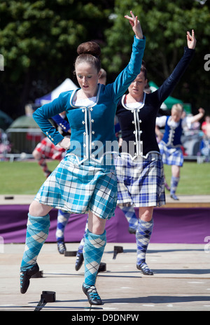 Spada ballerine alla Aberdeen Highland Games, 16 giugno 2013 Foto Stock