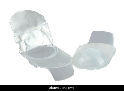Le lenti a contatto isolato su sfondo bianco Foto Stock