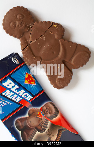 Pacchetto di B Uomo nero biscuit & composto di latte biscotti al cioccolato con biscotto rimosso dalla confezione Foto Stock