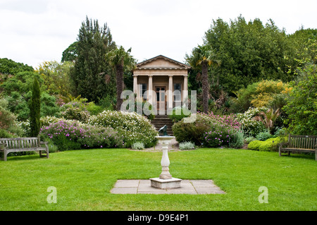 King William del tempio, giardino mediterraneo, Kew Royal Botanic Gardens, London, Regno Unito Foto Stock