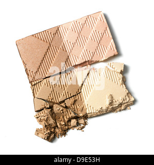 Sgranate bronzer polvere taglio compatto su uno sfondo bianco Foto Stock