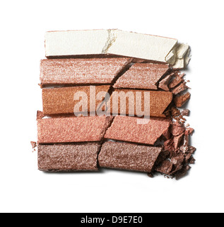 Sgranate bronzer polvere taglio compatto su uno sfondo bianco Foto Stock