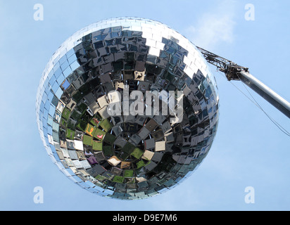 Più grande del mondo di palla da discoteca, Toronto, Ontario, Canada Foto Stock