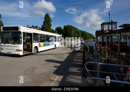 Windermere crociere sul lago al Lago sul lago di Windermere e bus MV Tern Foto Stock