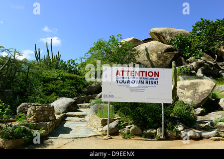 Segnaletica di pericolo Casibari Parco Hooiberg Aruba Antille Olandesi Caraibi NA Foto Stock