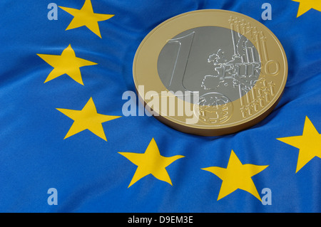 Euro, moneta e bandiera CEE, europa, Denaro e valuta Foto Stock