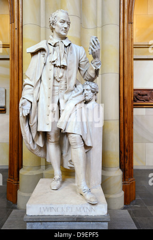 Statua di Johann Joachim Winckelmann di Ludwig Wilhelm Wichmann, vista interna Friedrichswerdersche chiesa, chiesa di Schinkel, Schin Foto Stock