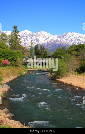 Mt. E Shiroumadake Himekawa fiume in Hakuba Village, Nagano, Giappone Foto Stock