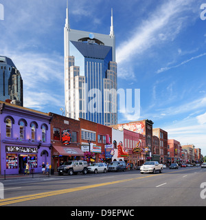 Insegne al neon di barre su Broadway in Nashville, Tennessee. Foto Stock