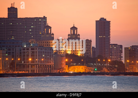 Il Malecon con National Hotel e FOCSA a l'Avana, Cuba, Caraibi Foto Stock