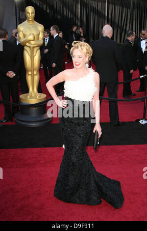 Virginia Madsen annuale ottantatreesimo Academy Awards (Oscar) tenutosi presso il Teatro Kodak - Gli arrivi di Los Angeles, California - 27.02.11 Foto Stock