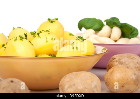 Patate cotte e Gnocchis patate bollite e gnocchi Foto Stock