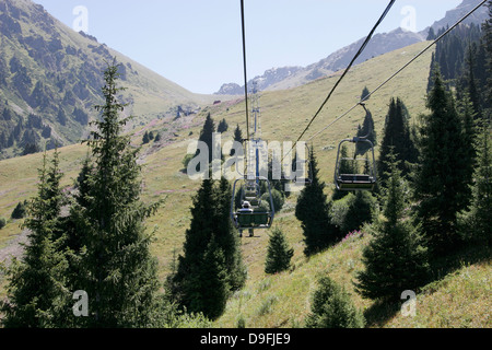 La funivia di Tian Shan montagna vicino a Almaty, Chimbulak, Kazakistan, Asia centrale Foto Stock