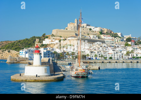 Ibiza città vecchia e il porto, Ibiza, Isole Baleari, Spagna, Mediterranea Foto Stock