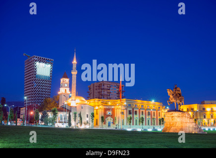 Statua equestre di Skanderbeg, Tirana, Albania Foto Stock