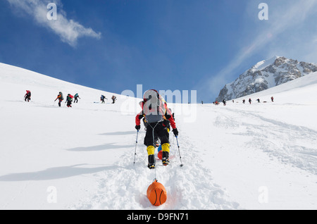 Escursione di alpinismo sul Monte McKinley, 6194m, Parco Nazionale di Denali, Alaska, STATI UNITI D'AMERICA Foto Stock