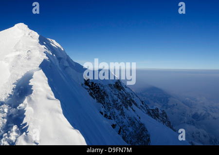 Summit ridge, escursione di alpinismo sul Monte McKinley, 6194m, Parco Nazionale di Denali, Alaska, STATI UNITI D'AMERICA Foto Stock