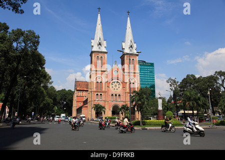 La cattedrale di Notre Dame, la città di Ho Chi Minh (Saigon), Vietnam, Indocina, sud-est asiatico Foto Stock