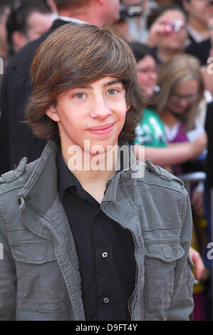 Jimmy Bennett, presso il Los Angeles premiere di 'Mars ha bisogno di mamme 3D' al El Capitan theater. Hollywood, California - 06.03.11 Foto Stock