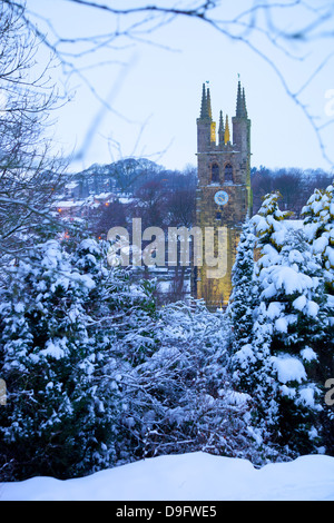 Cattedrale di picco nella neve, Tideswell, Parco Nazionale di Peak District, Derbyshire, England, Regno Unito Foto Stock