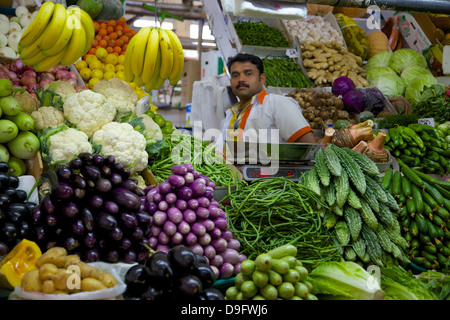 Vegetali e mercato di carne, Al Ain, Abu Dhabi, Emirati Arabi Uniti, Medio Oriente Foto Stock