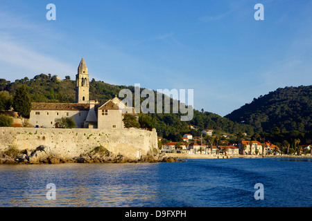 La Chiesa di Santa Maria e il Monastero Francescano sull'isola di Lopud, sud della Dalmazia, Croazia Foto Stock