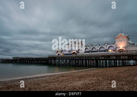 South Parade Pier, Southsea, Hampshire, al tramonto Foto Stock